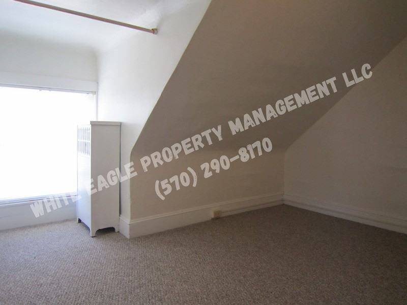 1618 Roselynn St #3 - Photo 4 of 8