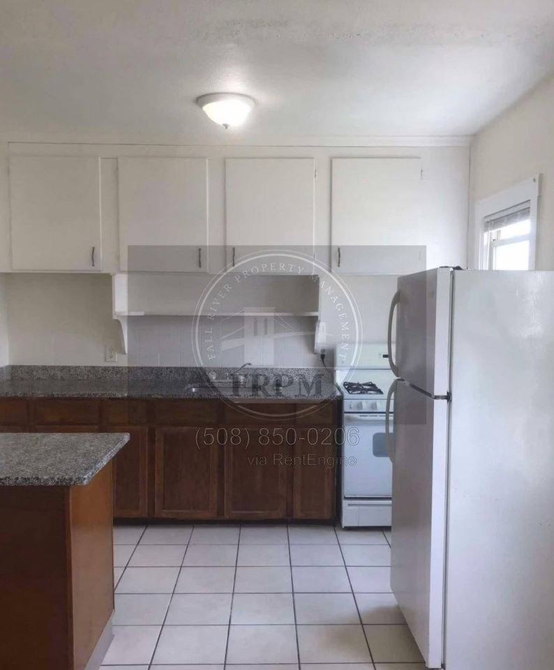 118 Seabury St #2N - Photo 3 of 10