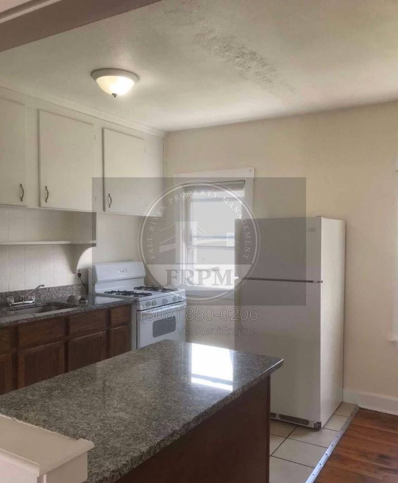 118 Seabury St #2N - Photo 4 of 10