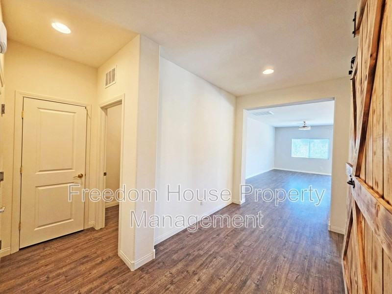 5628 E San Marco Dr - Photo 5 of 50