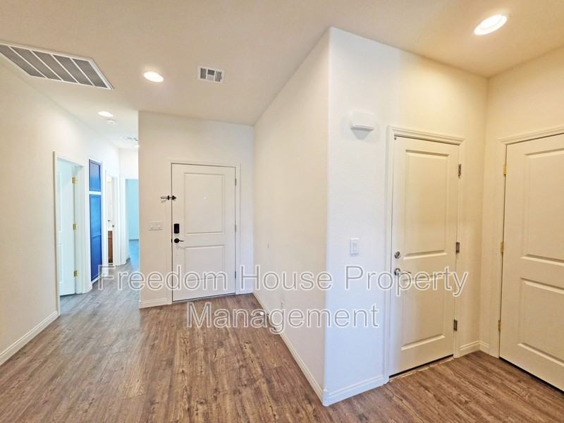 5628 E San Marco Dr - Photo 6 of 50