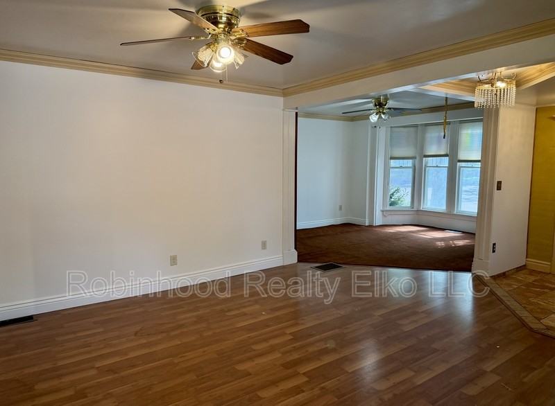 698 4th St - Photo 7 of 37