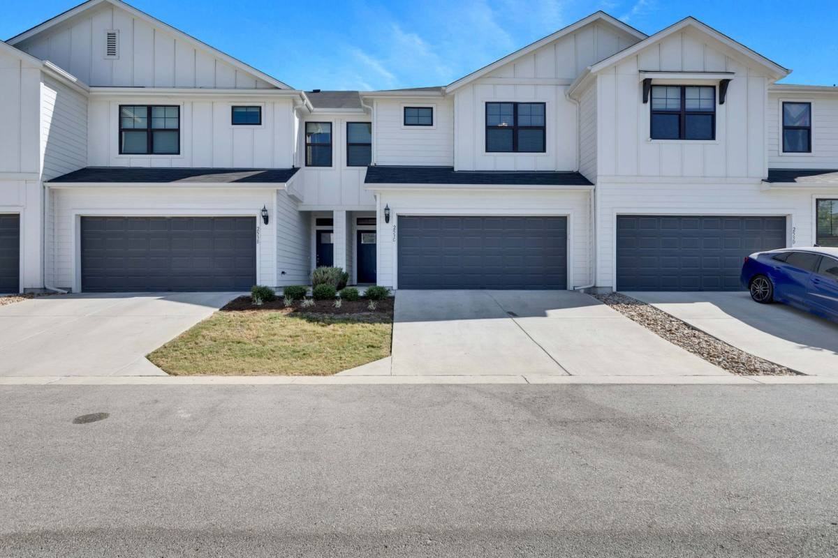 253 Fieldwood Dr #C - Photo 2 of 10