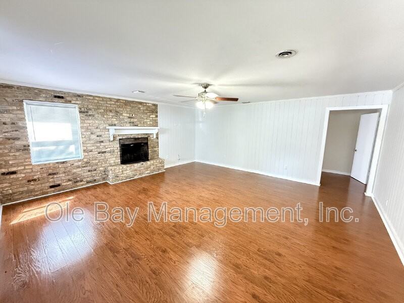 4650 Rosewood Dr - Photo 2 of 13