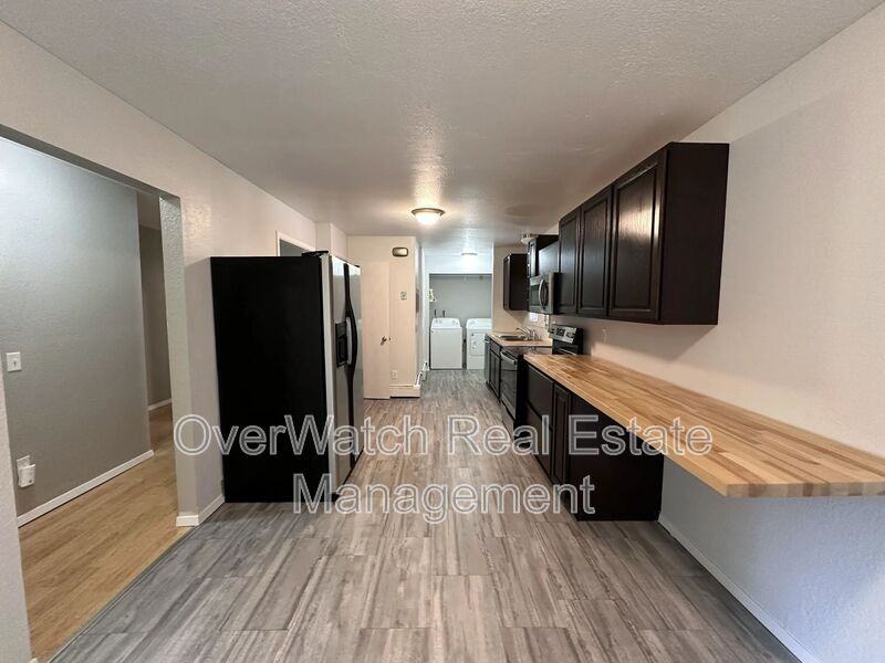 6121 De Armoun Rd - Photo 6 of 26