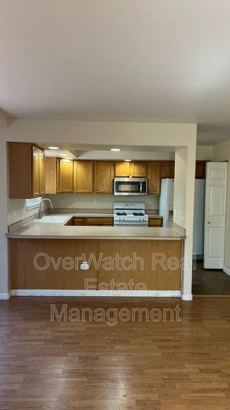 2412 Hillbrook Cir - Photo 5 of 19