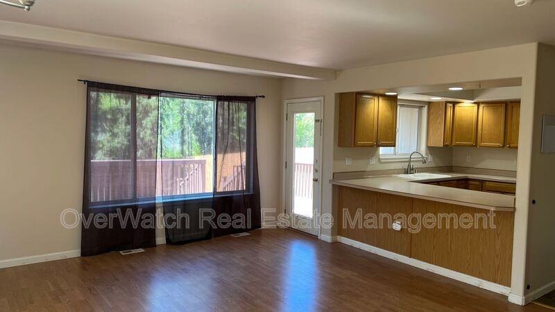 2412 Hillbrook Cir - Photo 6 of 19