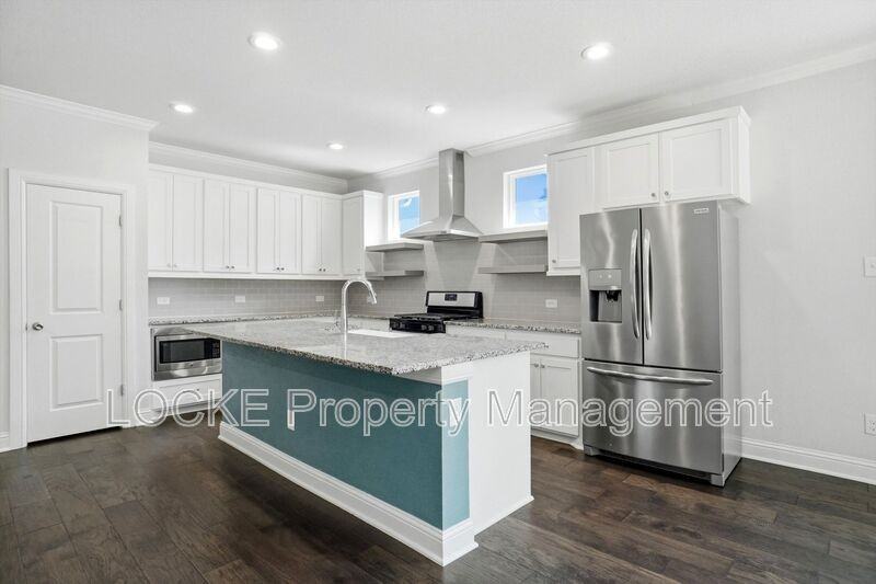 2809 W Bewick St - Photo 3 of 15