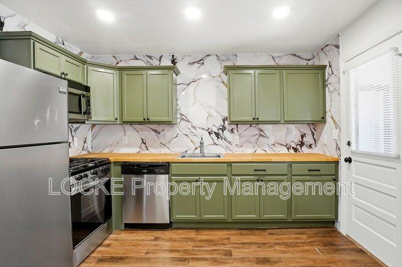 410 Mccarty St - Photo 2 of 15