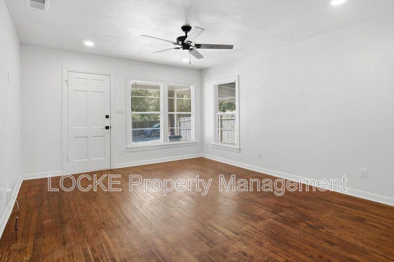 410 Mccarty St - Photo 6 of 15