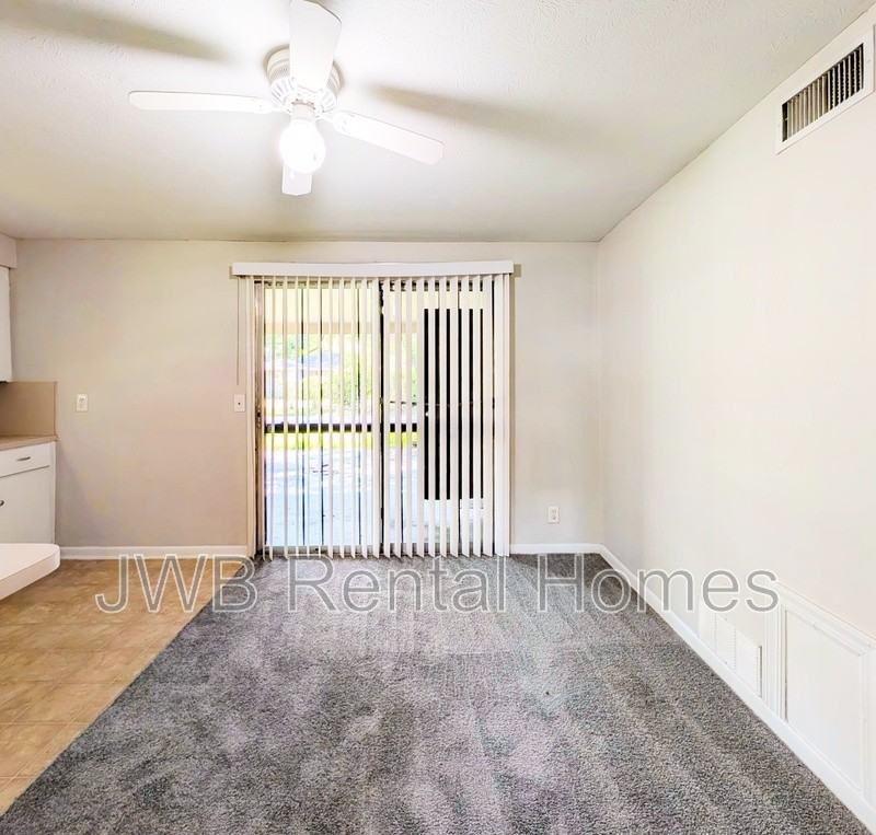 736 Detroit St - Photo 4 of 15