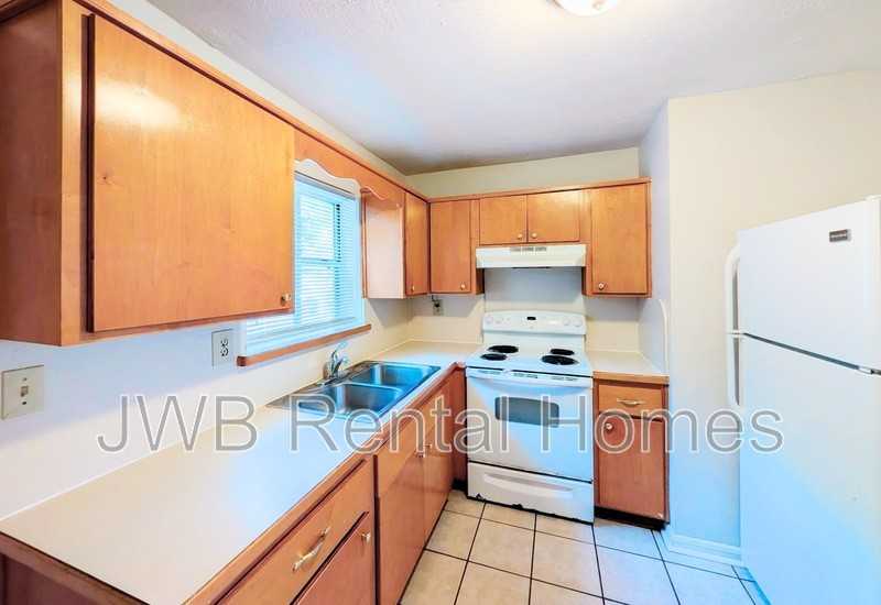 3126 Belden St - Photo 4 of 13