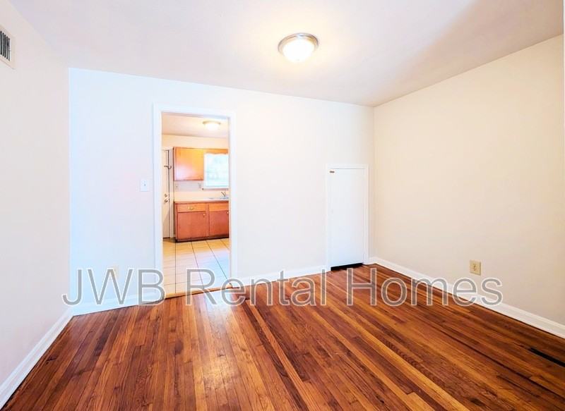 3126 Belden St - Photo 5 of 13