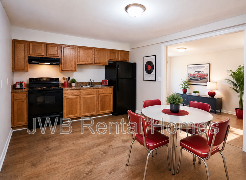 3359 Phyllis St - Photo 3 of 10