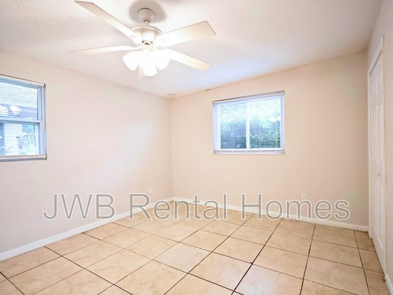 3359 Phyllis St - Photo 6 of 10