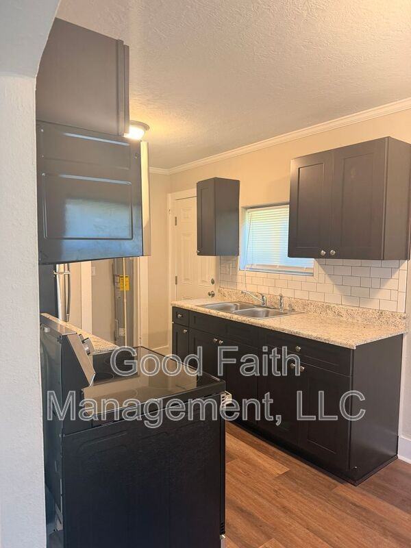 2247 Sullivan Rd - Photo 2 of 13