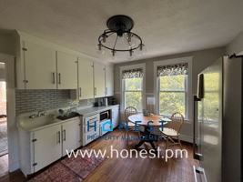 featured image of 120 College St #3