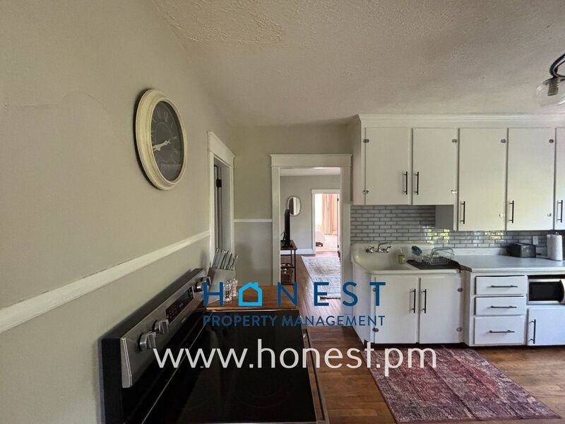120 College St #3 - Photo 2 of 33