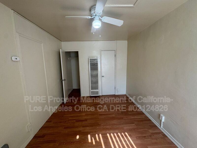 2219 Pacific Coast Hwy #11 - Photo 4 of 10