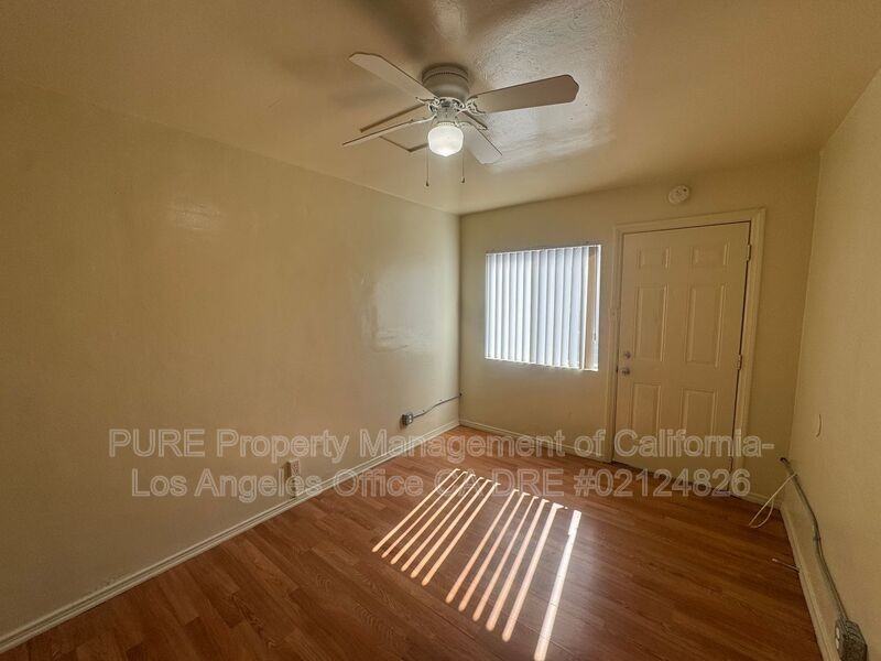 2219 Pacific Coast Hwy #11 - Photo 7 of 10
