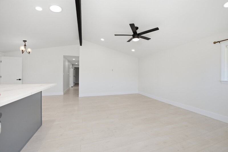 9532 Fairbanks Ave - Photo 5 of 33