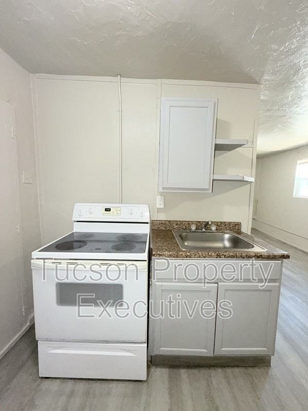 234 E 32nd St - Photo 2 of 13