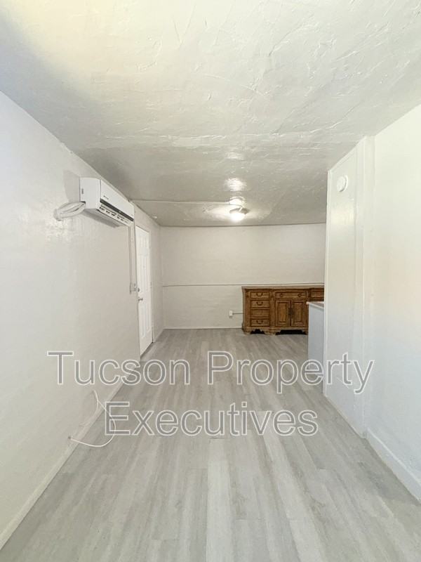 234 E 32nd St - Photo 7 of 13