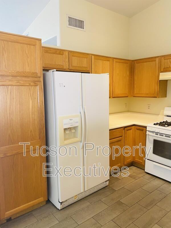 7905 S Danforth Ave - Photo 2 of 27