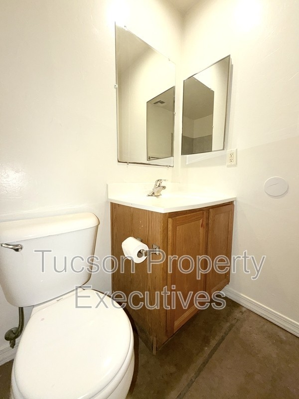 1015 E 24th St - Photo 7 of 21