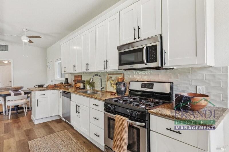 53 Labrea Way - Photo 7 of 20