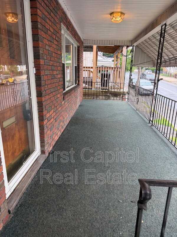 1715 W Market St #2 - Photo 3 of 9