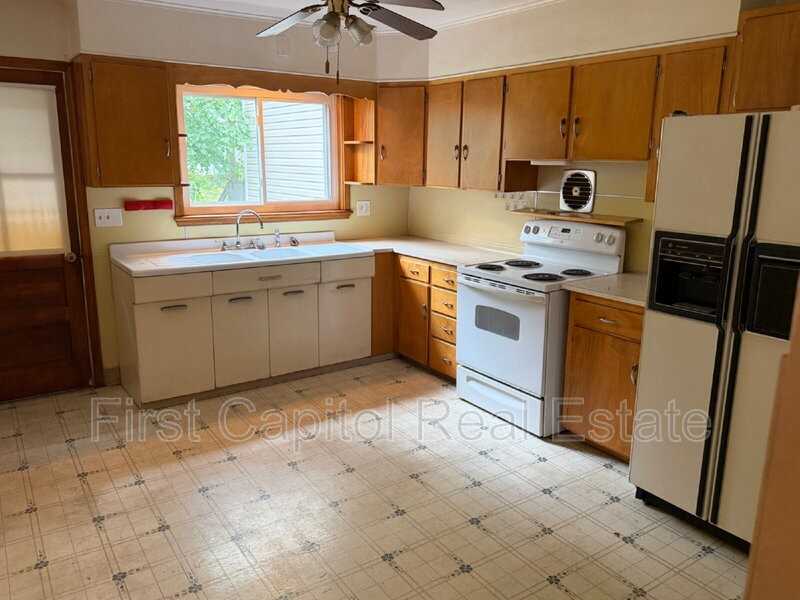 1715 W Market St #2 - Photo 5 of 9