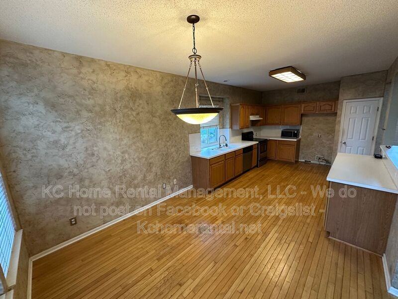 9305 N Charlotte Ct - Photo 6 of 38