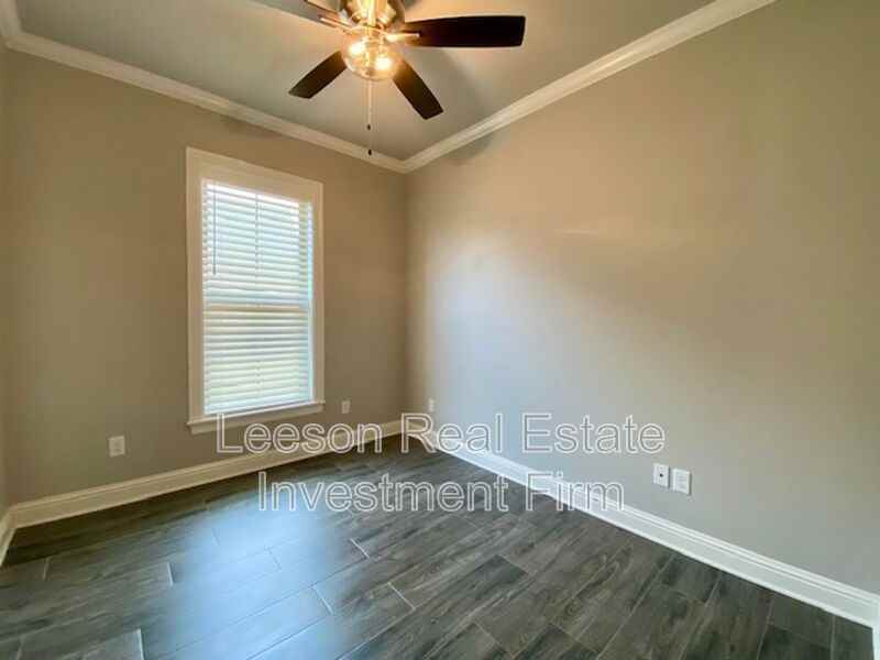 2076 Highpoint Pl - Photo 5 of 24