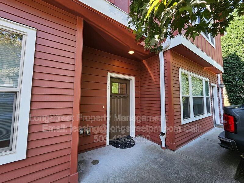 4411 Ne Killingsworth St #107 - Photo 2 of 28