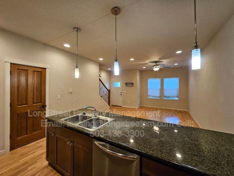 4411 Ne Killingsworth St #107 - Photo 7 of 28