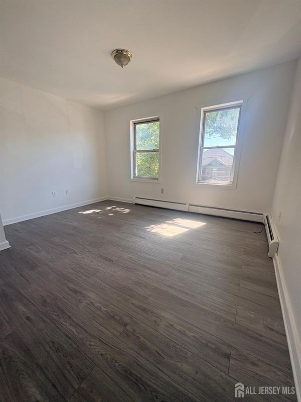 661 Catherine St ##2b - Photo 5 of 15