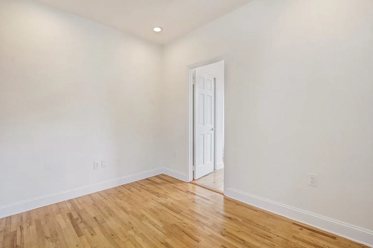 186 E 3rd St #4HK - Photo 2 of 4