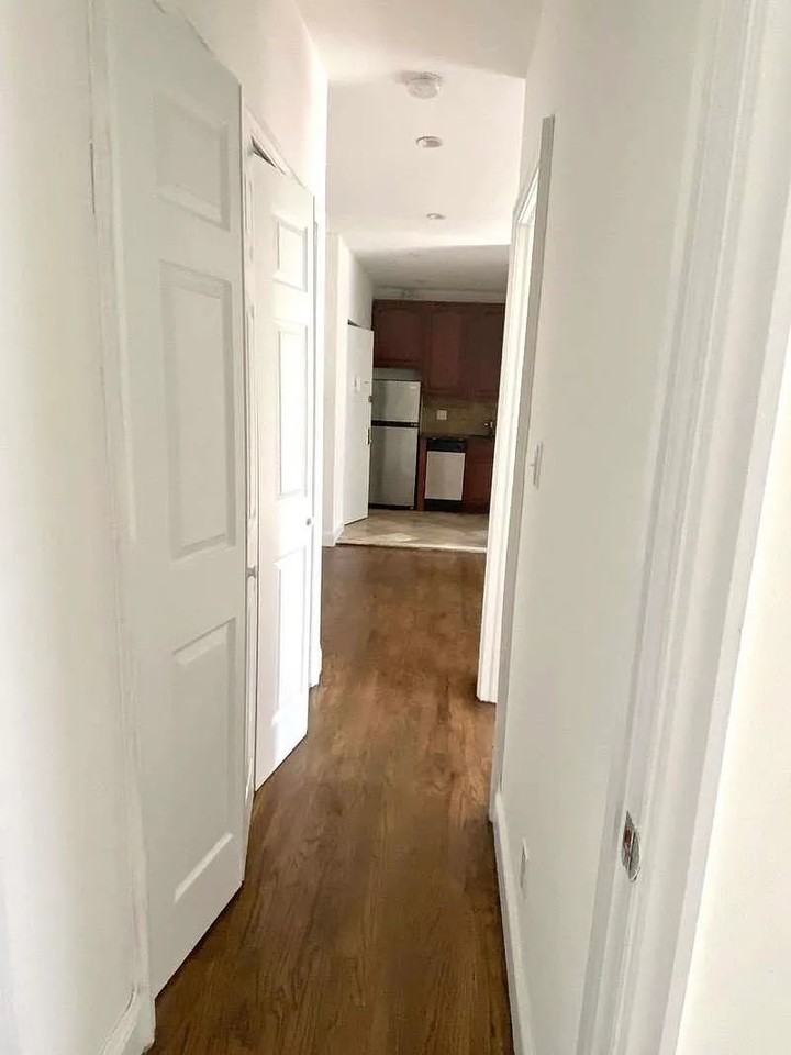 245 E 4th St #14 - Photo 3 of 5
