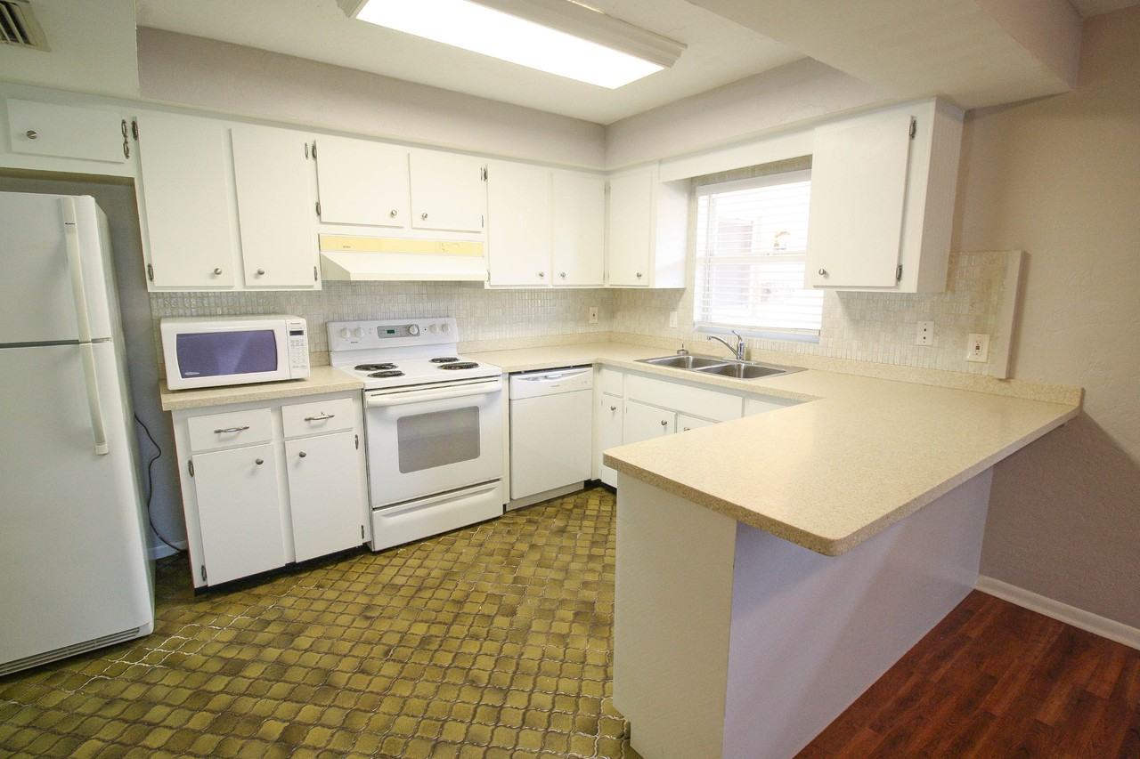 2530 Terry Ln - Photo 6 of 20