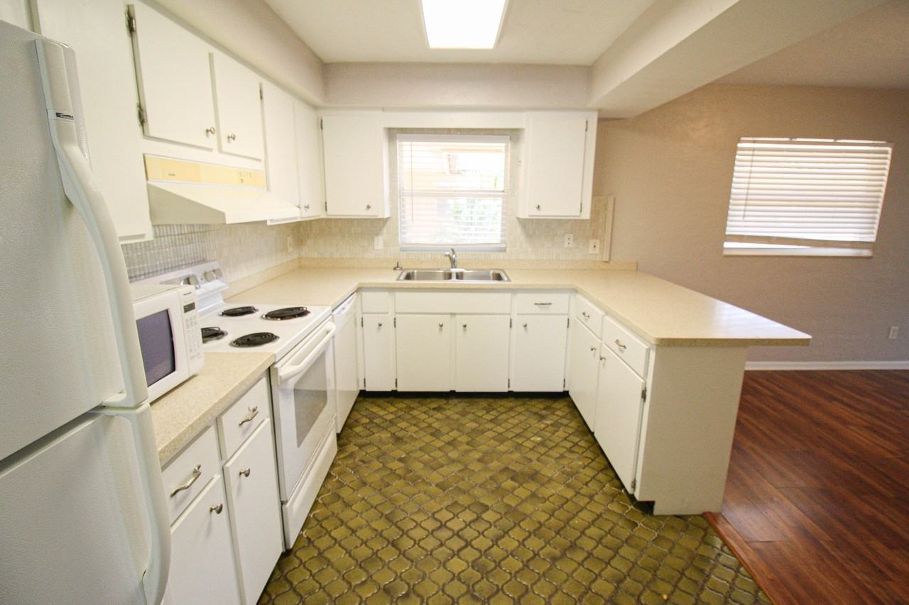 2530 Terry Ln - Photo 7 of 20