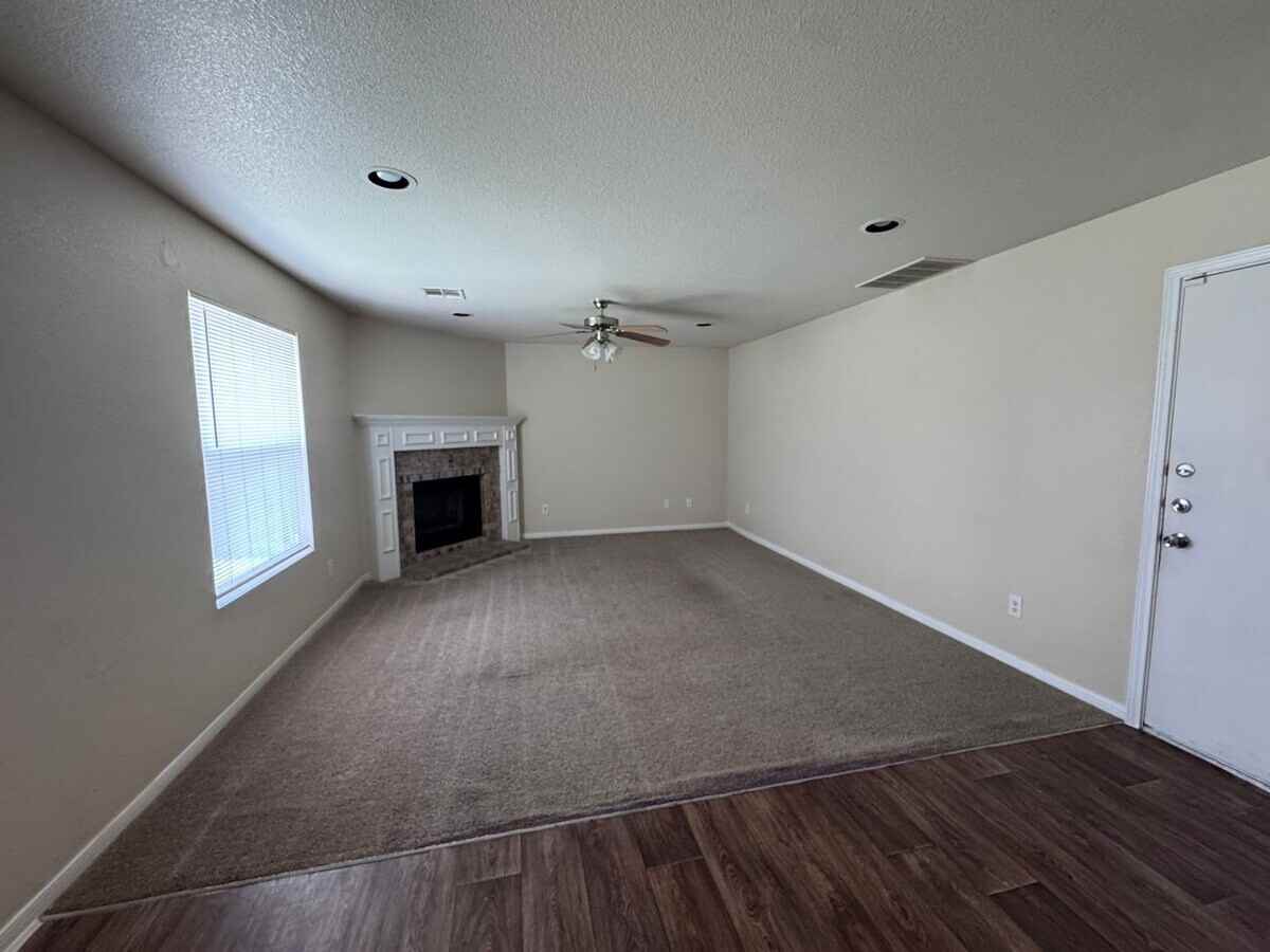 2201 Riley Dr - Photo 6 of 28