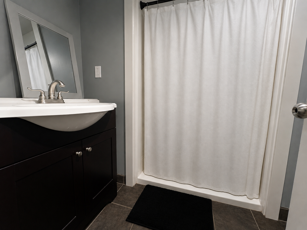 256 Childs Ave - Photo 7 of 32