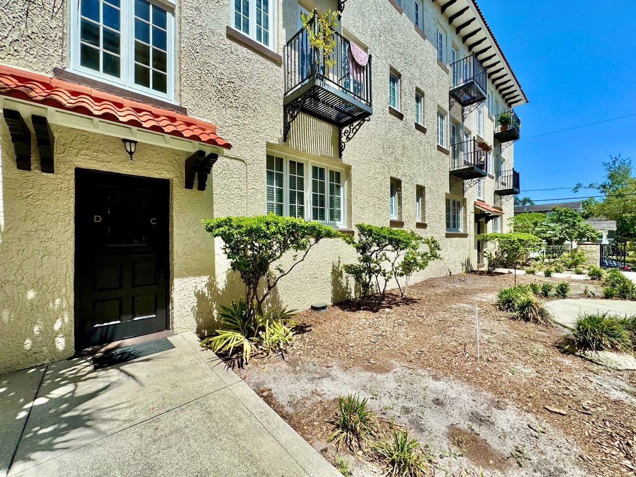 2117 W Dekle Ave #D1 - Photo 4 of 19