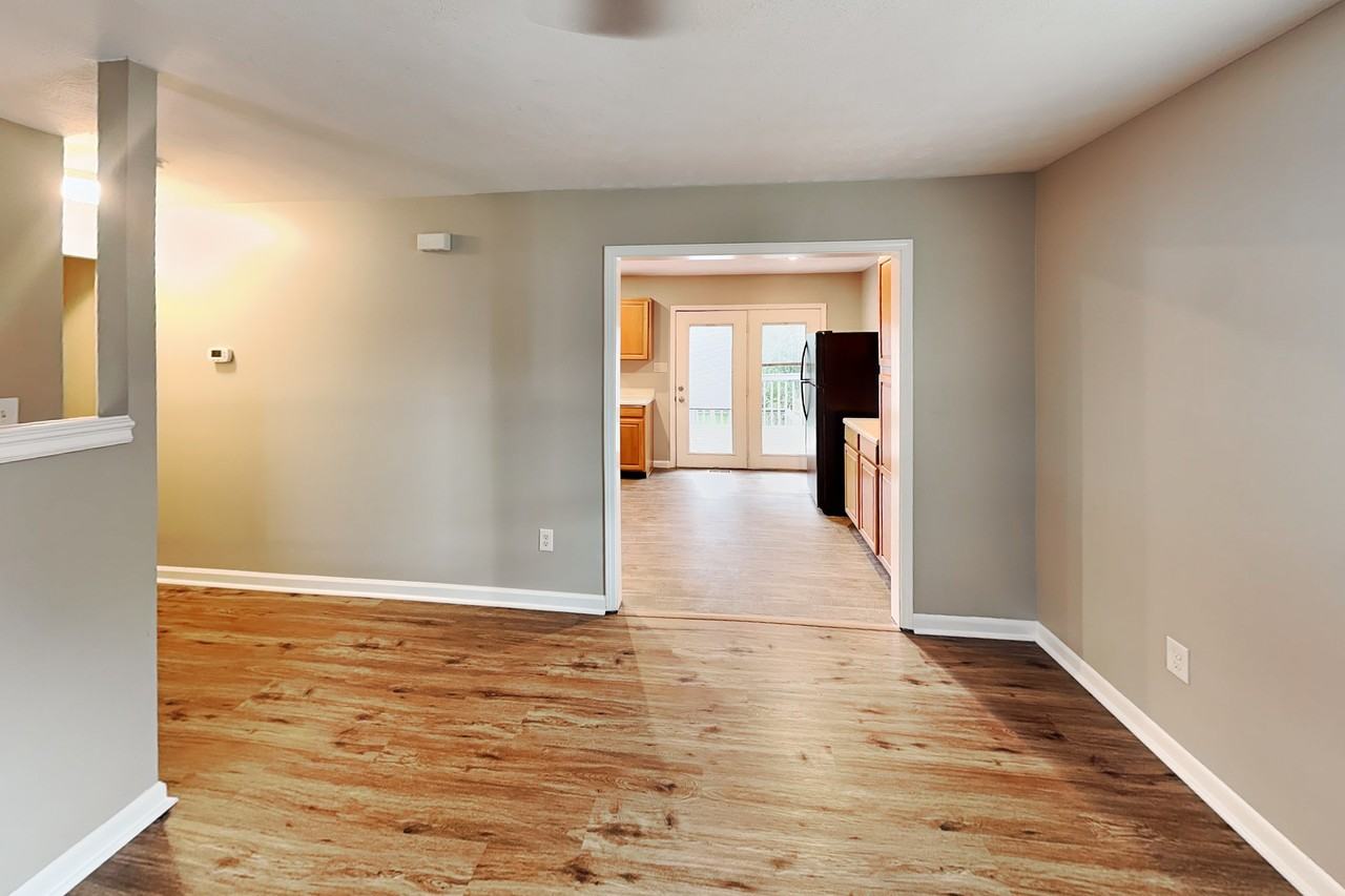263 Fenster Dr - Photo 2 of 17