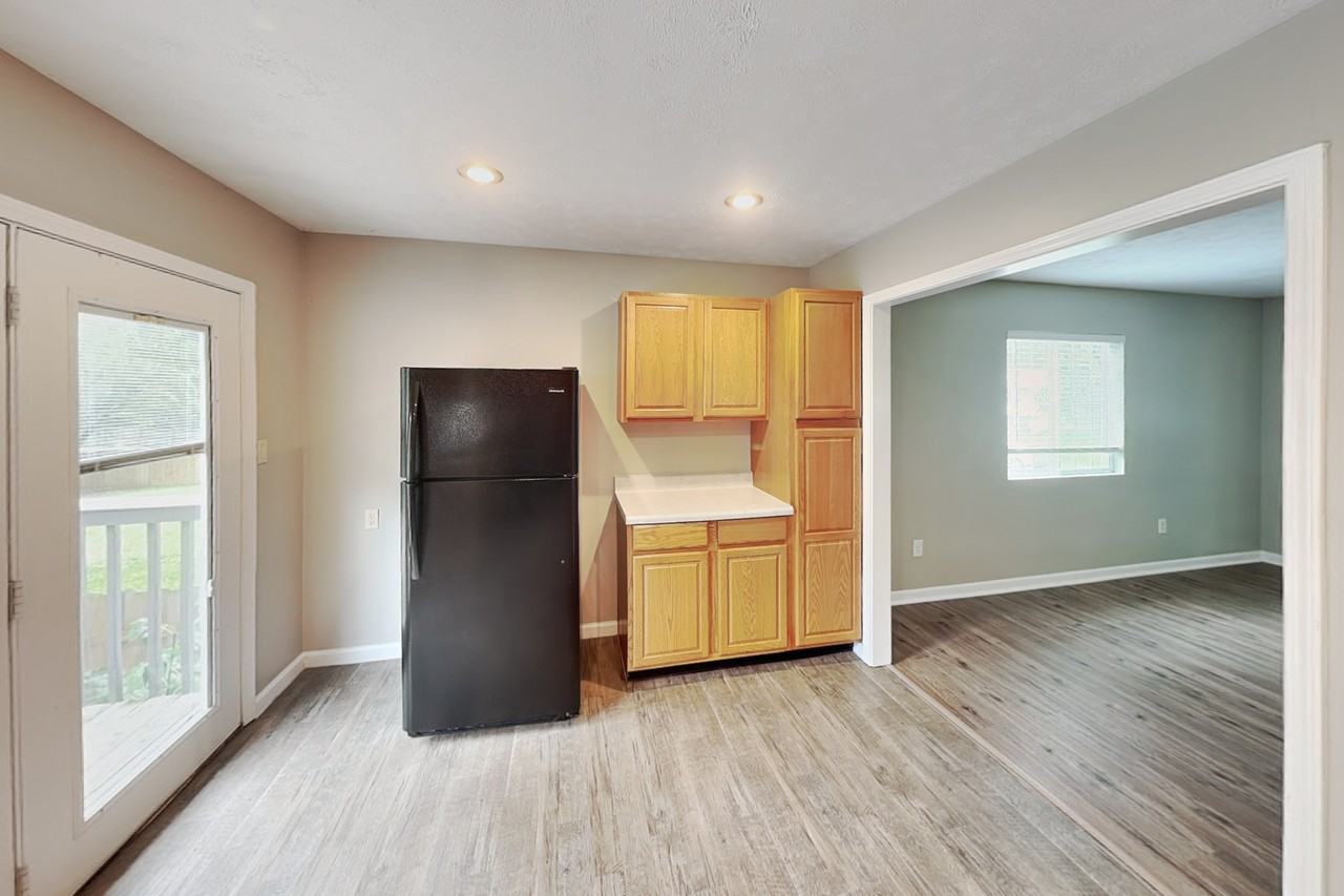 263 Fenster Dr - Photo 5 of 17