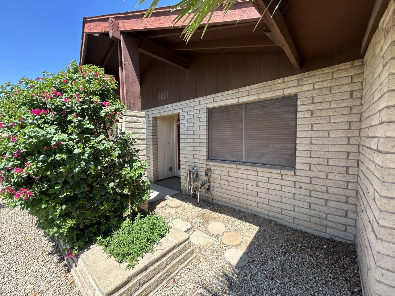 3924 E Yucca St - Photo 4 of 44