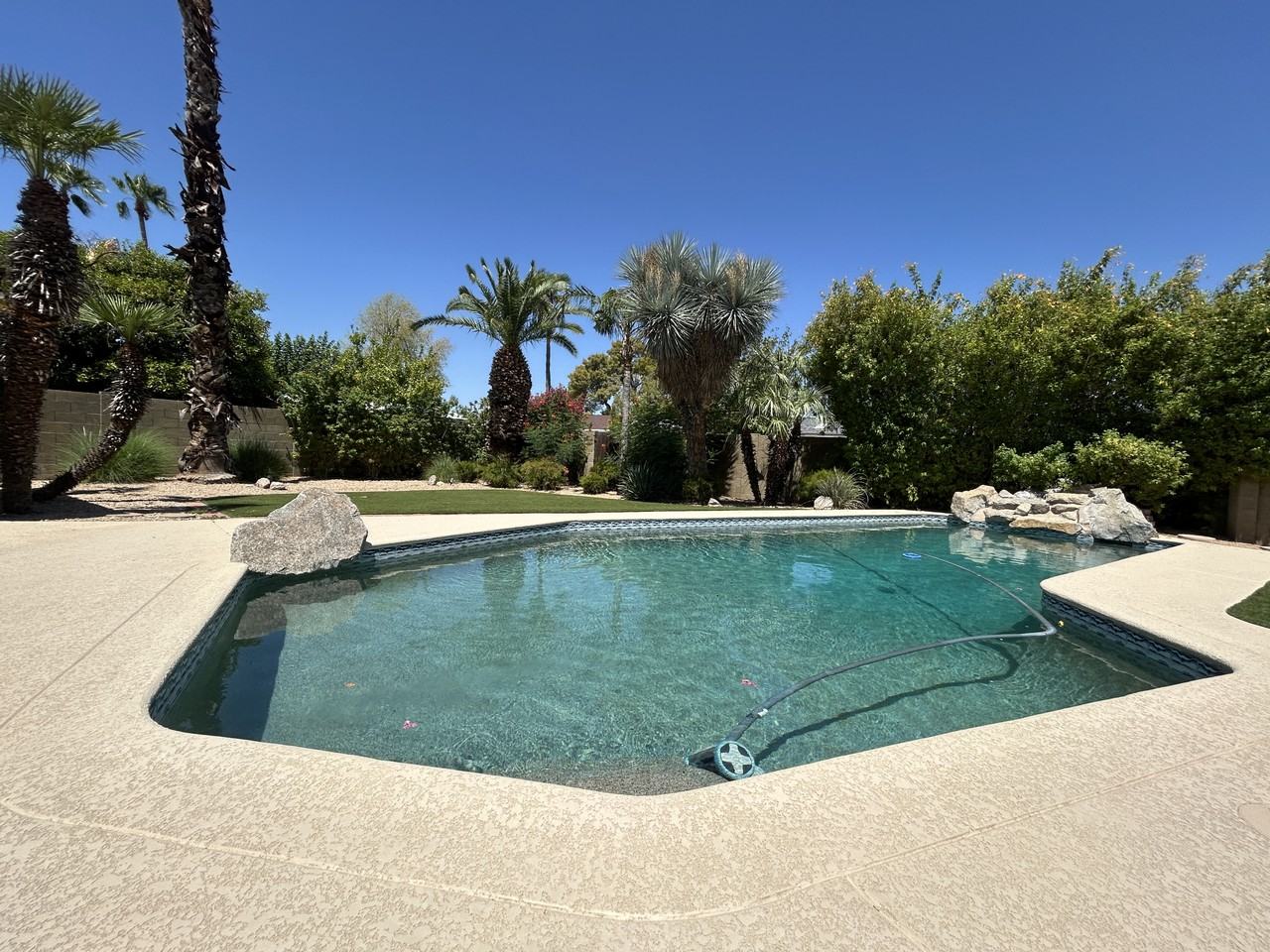3924 E Yucca St - Photo 5 of 44