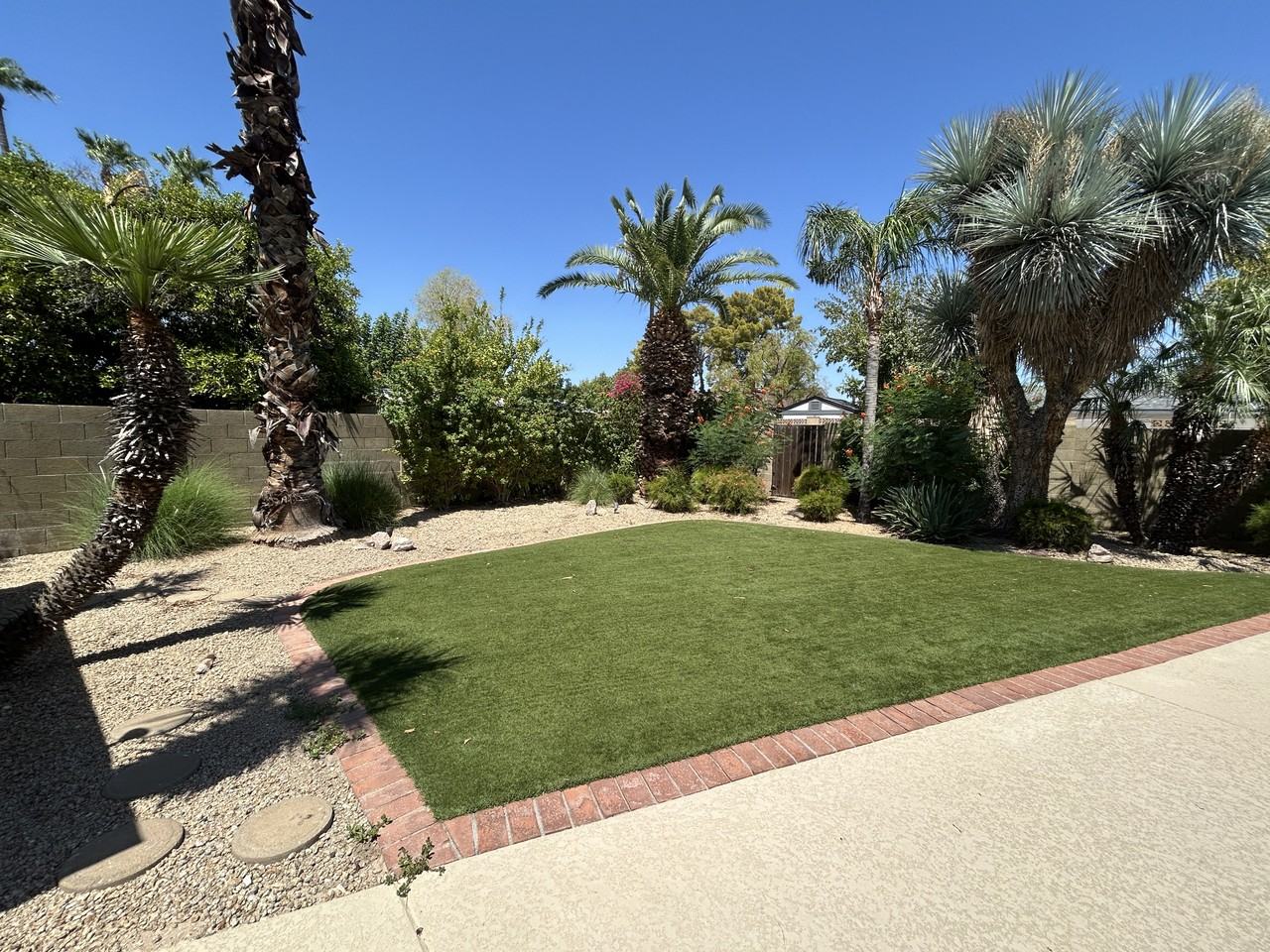 3924 E Yucca St - Photo 7 of 44
