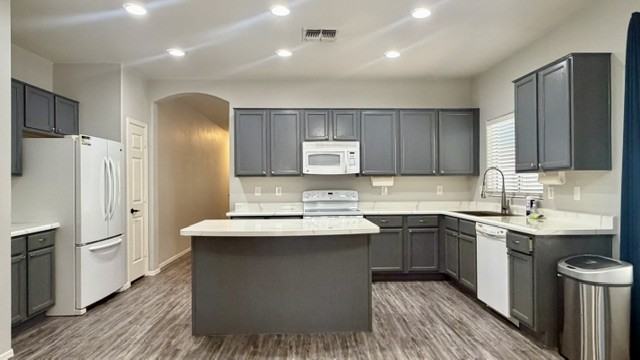 23 S 119th Ave - Photo 4 of 21